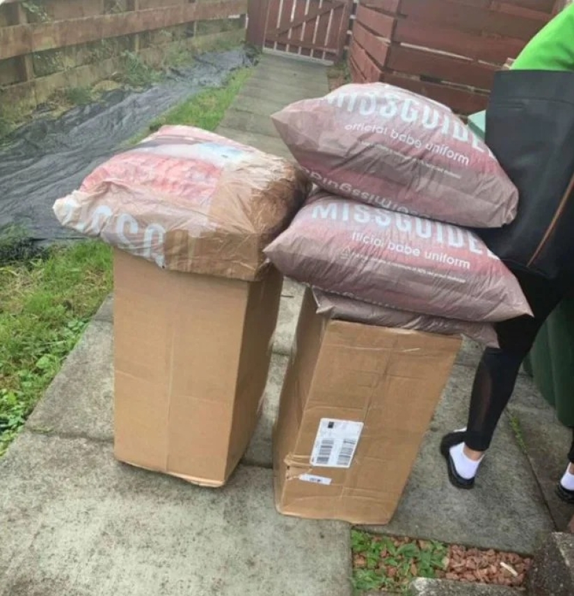 Ganancias con olor: una estudiante recibe dinero y regalos caros de un hombre por fotos de sus pies Ganancias con olor: una estudiante recibe dinero y regalos caros de un hombre por fotos de sus pies