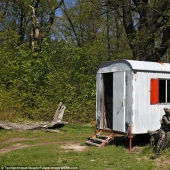 German artist hid nude models in photos again