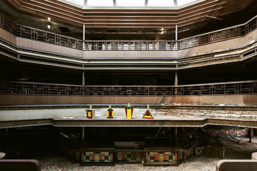 German photographer made his way inside the sunken liner "Costa Concordia"