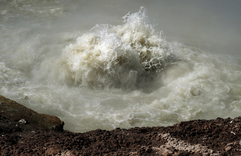 Geysers, bison and other Yellowstone attractions