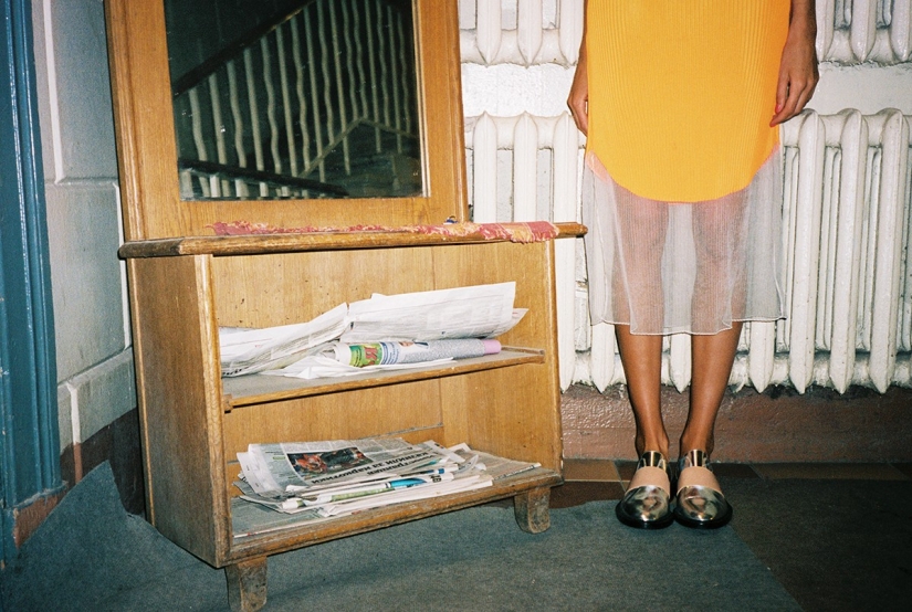 Girls on stairwells - the triumph of post-Soviet entrances Girls on stairwells - the triumph of post-Soviet entrances