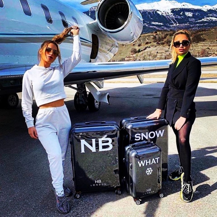 Glamorous self-isolation: rich kids run away from coronavirus to exotic islands Glamorous self-isolation: rich kids run away from coronavirus to exotic islands