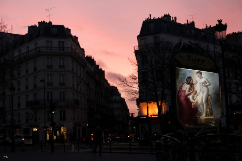 "God, who stole my advertisement?": Frenchman replaced street posters with classic paintings "God, who stole my advertisement?": Frenchman replaced street posters with classic paintings
