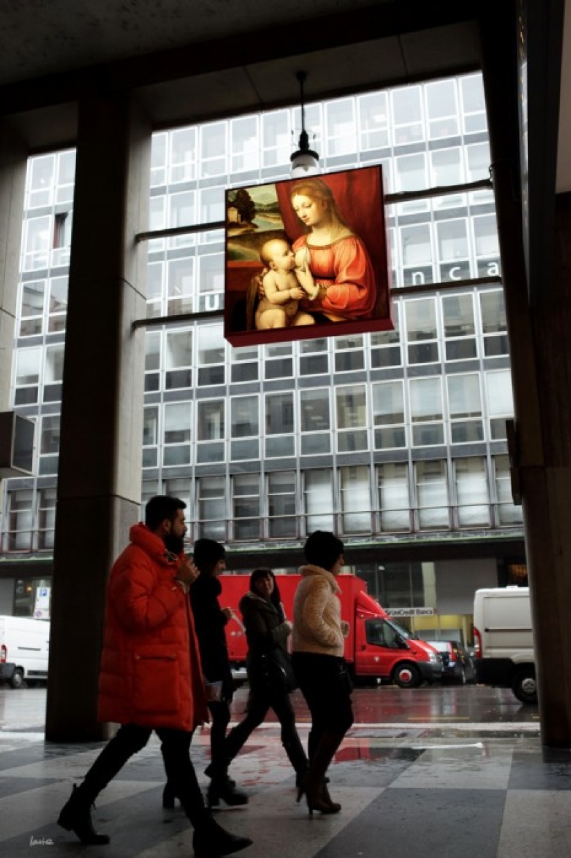 "God, who stole my advertisement?": Frenchman replaced street posters with classic paintings "God, who stole my advertisement?": Frenchman replaced street posters with classic paintings