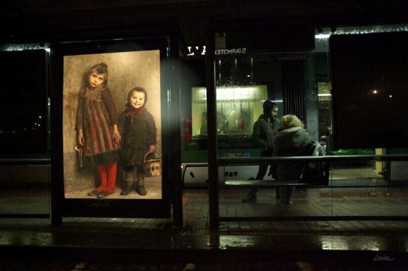 "God, who stole my advertisement?": Frenchman replaced street posters with classic paintings "God, who stole my advertisement?": Frenchman replaced street posters with classic paintings