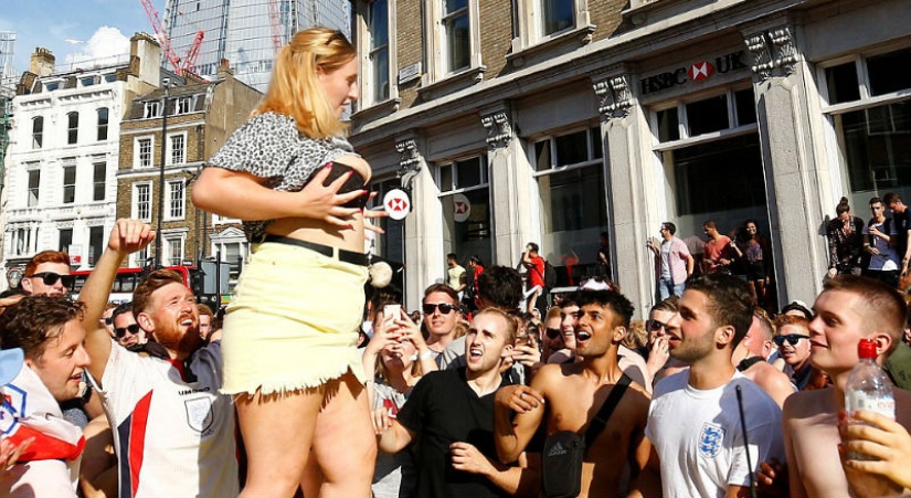 Gracias a Dios, no en Nikolskaya: cómo los fanáticos ingleses celebraron la victoria de su selección