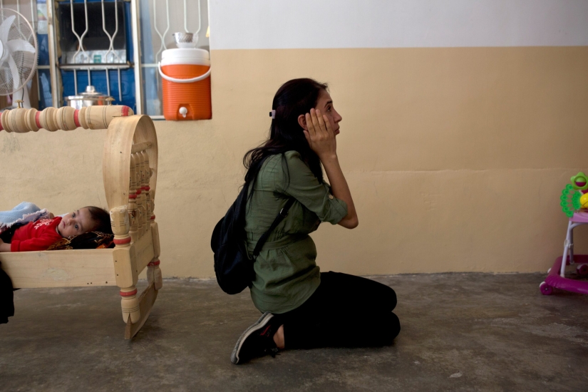 Ha llegado la hora de la verdad: las mujeres yazidíes que fueron mantenidas en cautiverio sexual por terroristas de ISIS exigen un juicio a los violadores Ha llegado la hora de la verdad: las mujeres yazidíes que fueron mantenidas en cautiverio sexual por terroristas de ISIS exigen un juicio a los violadores