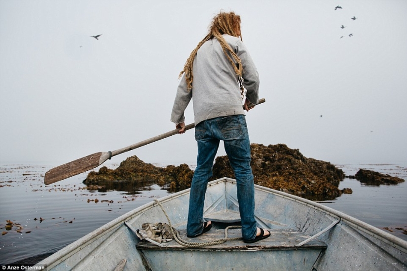 Hacia el desierto, a Alaska: cómo vivir en una isla entre osos y ballenas y no volverse loco