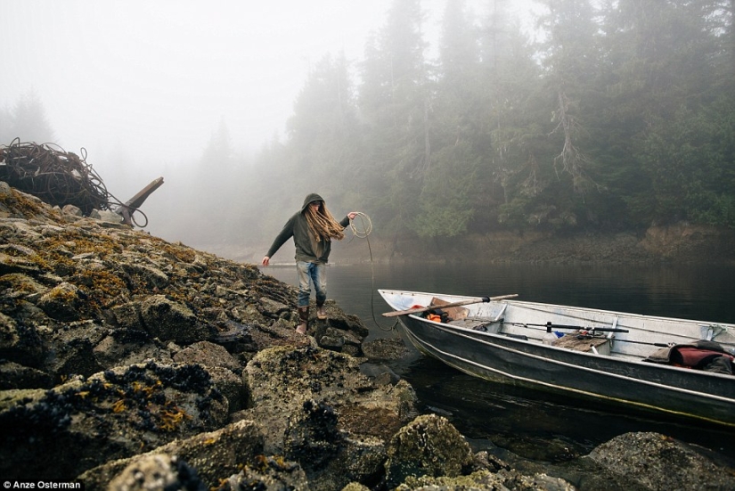 Hacia el desierto, a Alaska: cómo vivir en una isla entre osos y ballenas y no volverse loco