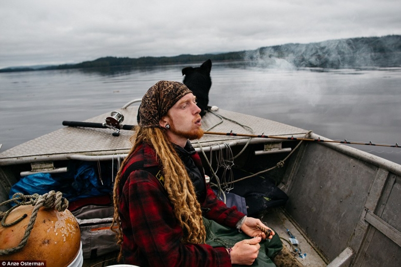 Hacia el desierto, a Alaska: cómo vivir en una isla entre osos y ballenas y no volverse loco