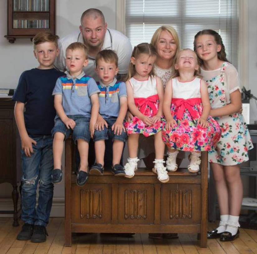 Happiness multiplied by 4 and worries divided by 2: the mathematics of raising wonderful quadruplets Happiness multiplied by 4 and worries divided by 2: the mathematics of raising wonderful quadruplets