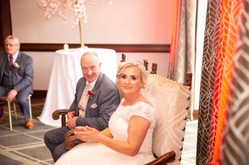 Happiness squared: mother and daughter played weddings on the same day