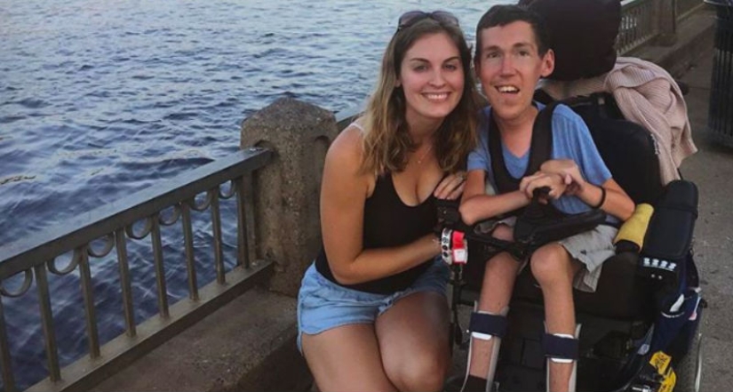 Happy together: the love story of a guy in a wheelchair and a girl with a big heart