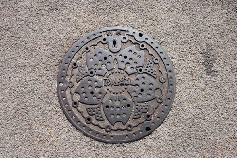 Hatches from different countries of the world Hatches from different countries of the world