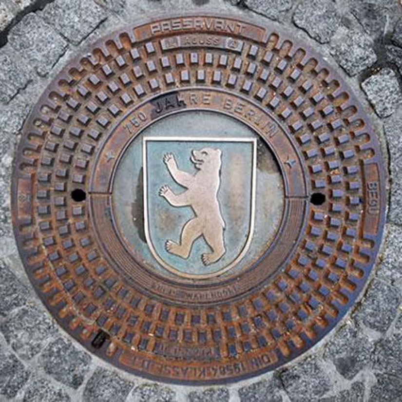 Hatches from different countries of the world Hatches from different countries of the world