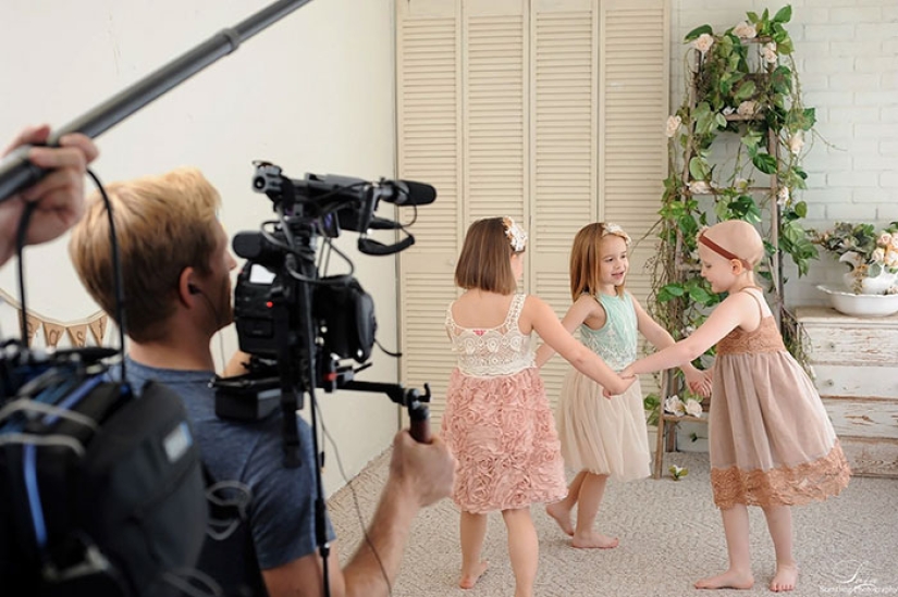 Having defeated cancer, the girls repeated the photo shoot taken at the beginning of the journey Having defeated cancer, the girls repeated the photo shoot taken at the beginning of the journey