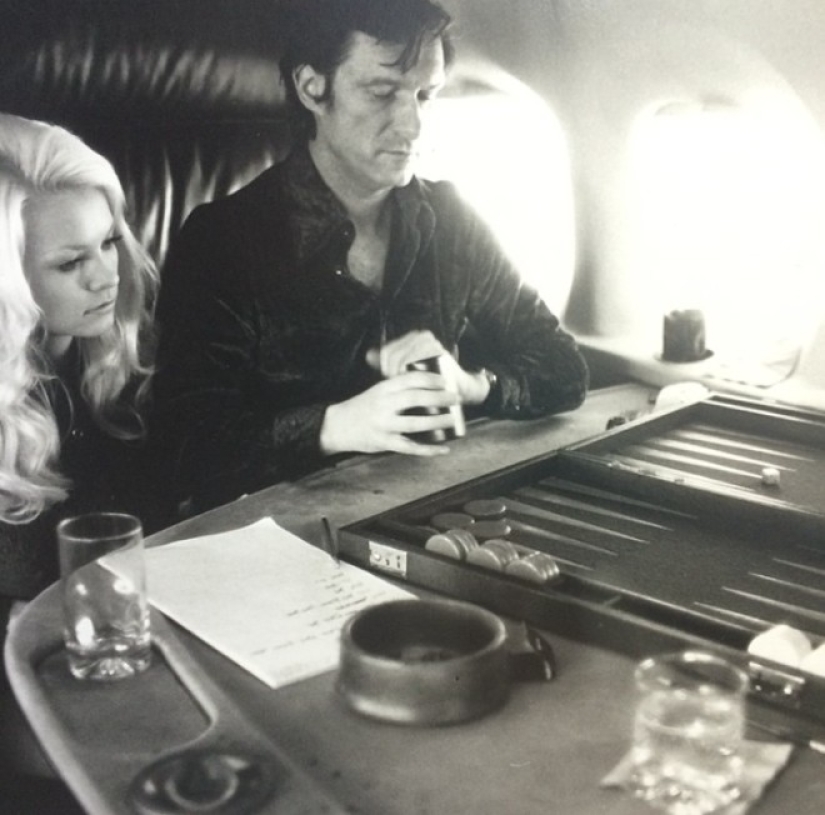 Heptagram — retrosternal the main playboy on the planet