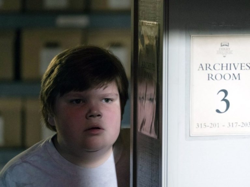 Here are the adult cast members of the IT sequel and who they play