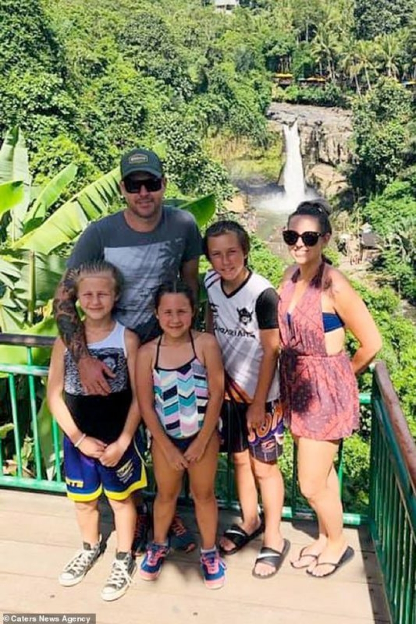 Higos para ti, no selfies! Un mono en Bali hizo una toma épica con turistas Higos para ti, no selfies! Un mono en Bali hizo una toma épica con turistas