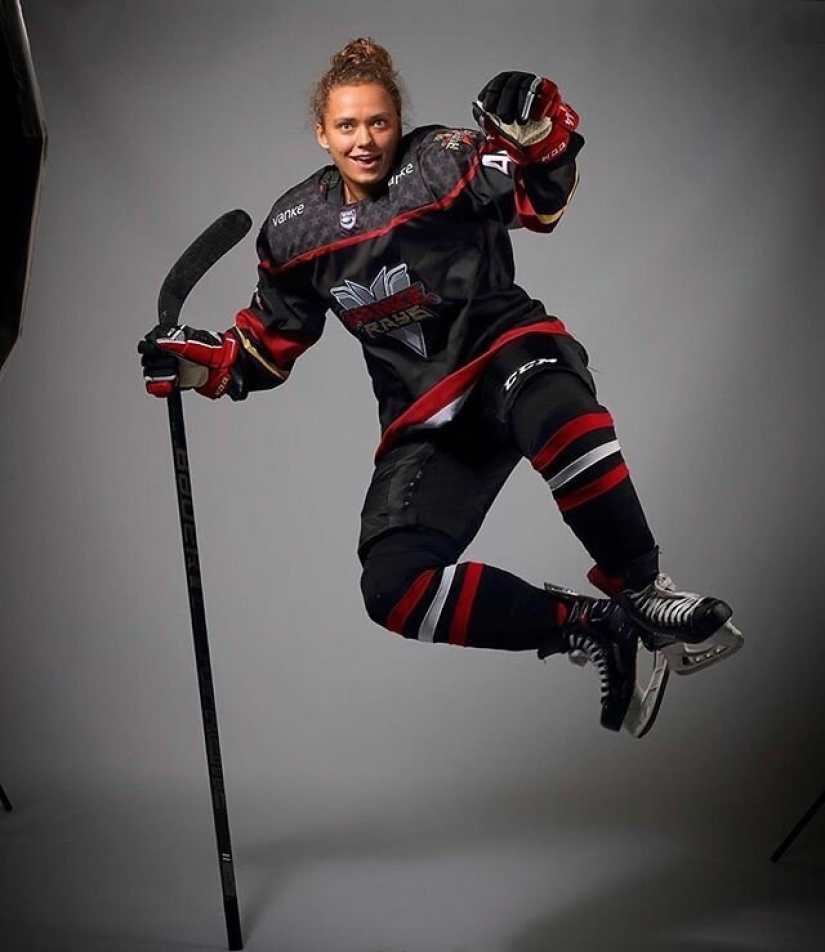 Hockey, tenderness and thousands of colors: a calendar with girls from the Russian women's Hockey League