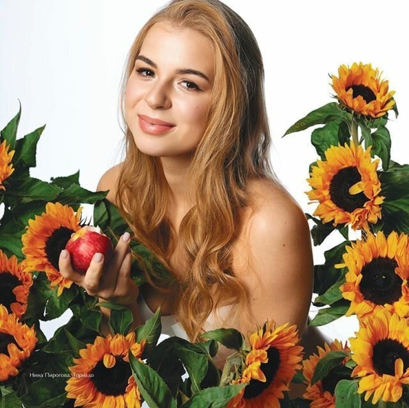 Hockey, tenderness and thousands of colors: a calendar with girls from the Russian women's Hockey League