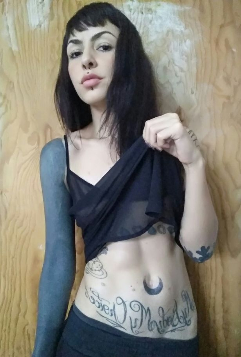 "Honey, this is for you": A 23-year-old girl removed her navel and gave it to her boyfriend "Honey, this is for you": A 23-year-old girl removed her navel and gave it to her boyfriend