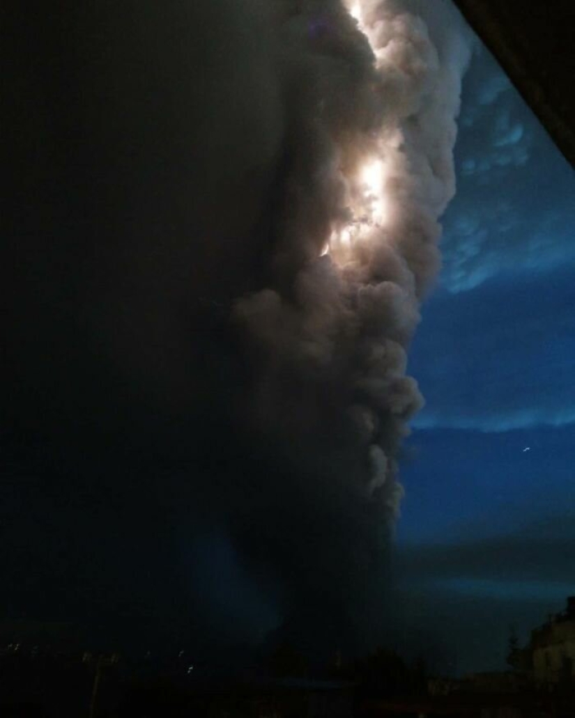 Horror, fear and beauty: the full power of Taal volcano in photos Horror, fear and beauty: the full power of Taal volcano in photos