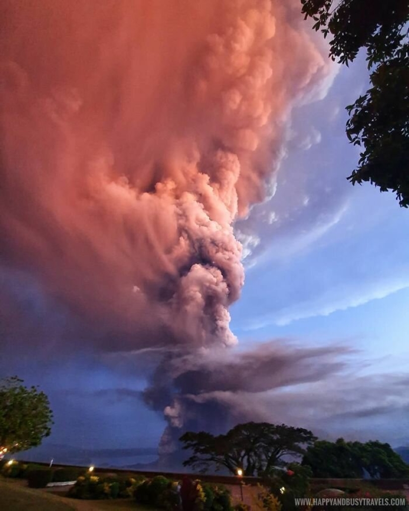 Horror, miedo y belleza: todo el poder del volcán Taal en fotos