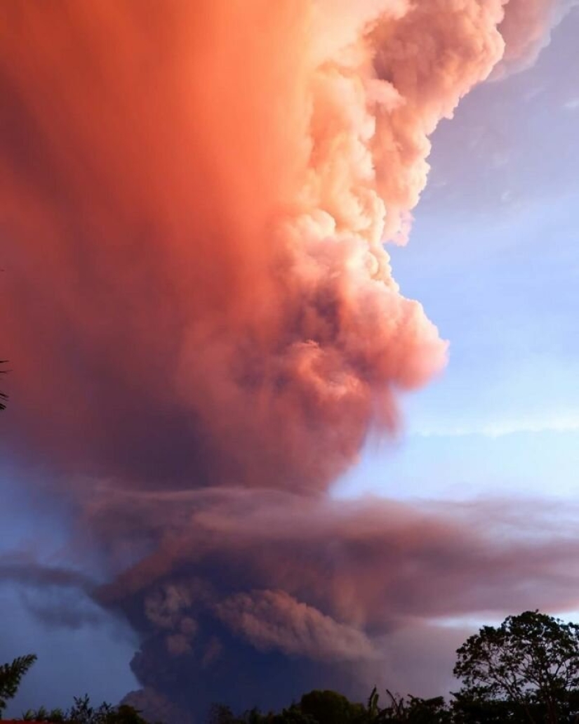 Horror, miedo y belleza: todo el poder del volcán Taal en fotos