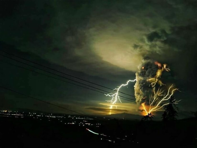 Horror, miedo y belleza: todo el poder del volcán Taal en fotos