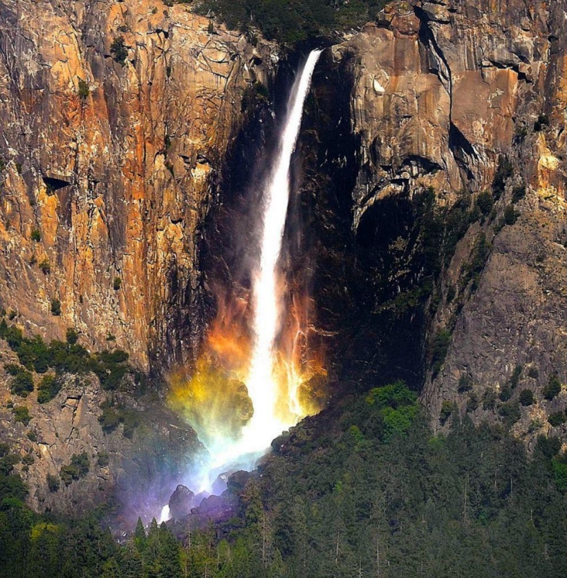 Horse Tail Waterfall»