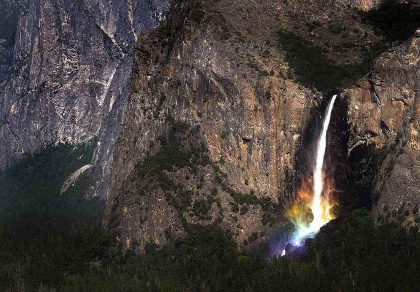 Horse Tail Waterfall»