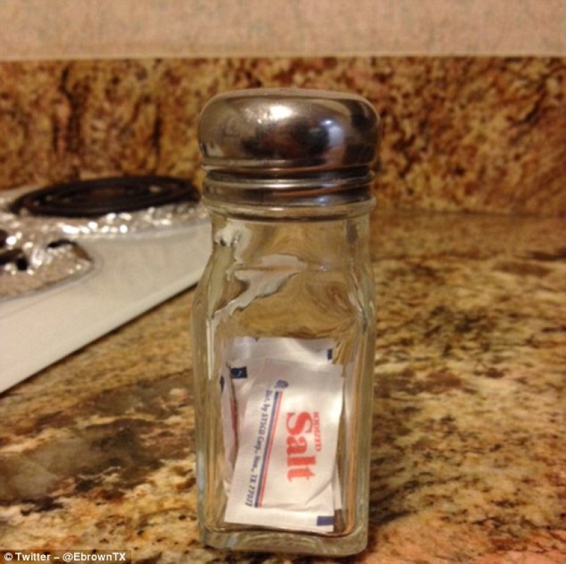 Hotel of Broken Hearts: tourists share photos of how their hotels screwed up