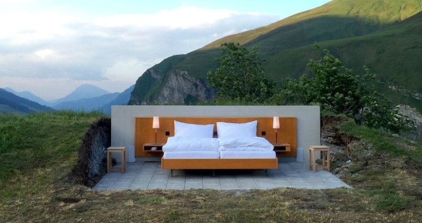 Hotel without walls and ceiling with the best view of the Swiss Alps Hotel without walls and ceiling with the best view of the Swiss Alps