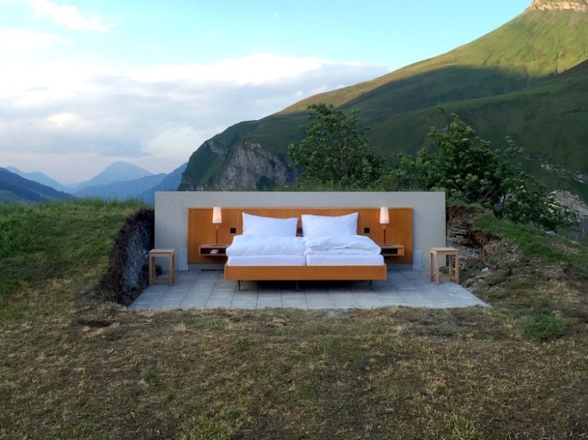 Hotel without walls and ceiling with the best view of the Swiss Alps Hotel without walls and ceiling with the best view of the Swiss Alps