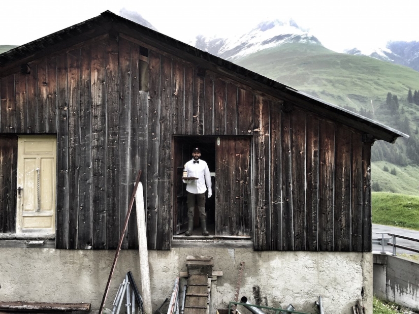 Hotel without walls and ceiling with the best view of the Swiss Alps Hotel without walls and ceiling with the best view of the Swiss Alps