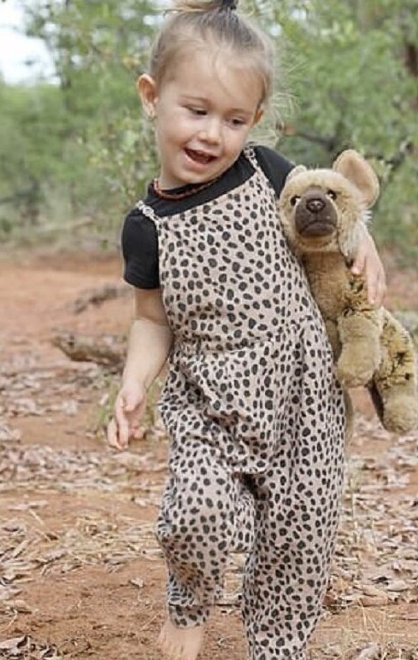 How a 2-year-old baby made friends with wild hyenas How a 2-year-old baby made friends with wild hyenas