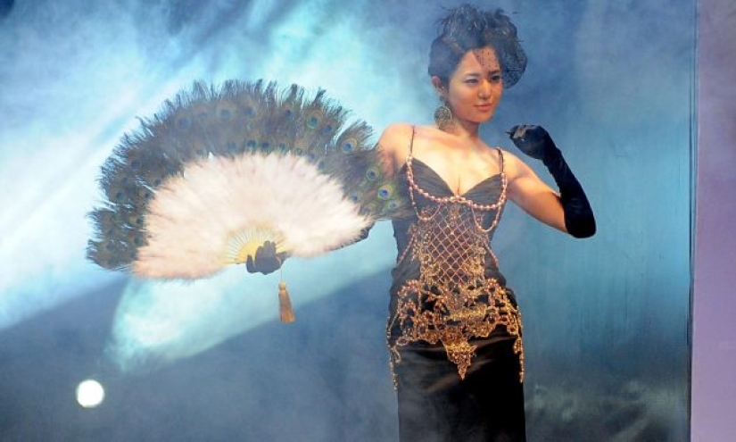 How a Japanese porn actress taught the Chinese about sex