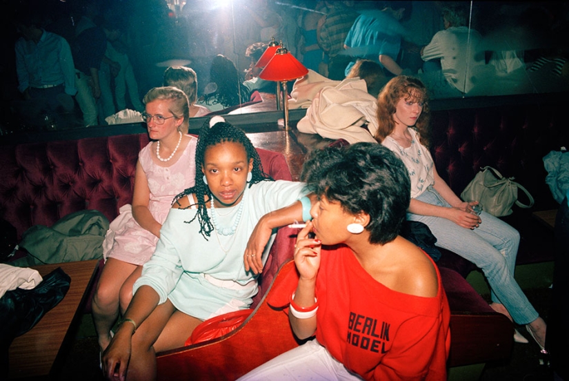How an Irish photographer was looking for love in the nightclubs of the 1980s