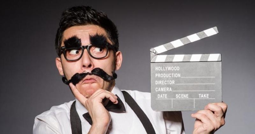 How can a simple user recognize a fake video How can a simple user recognize a fake video