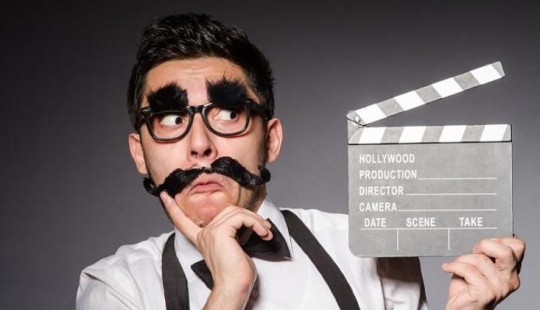 How can a simple user recognize a fake video