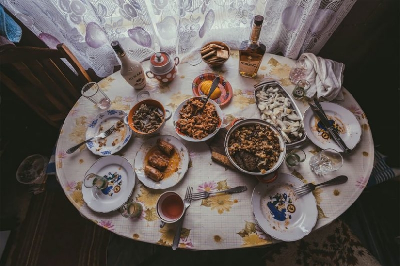 How do people who refused to leave the Chernobyl exclusion zone live now