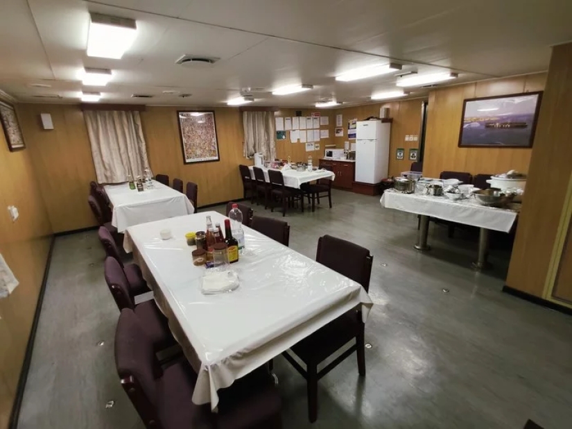 How do sailors live on a ship today