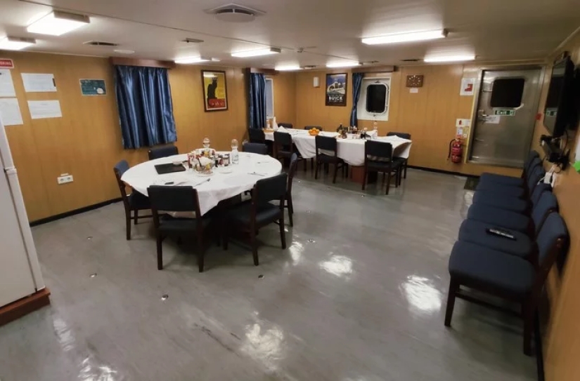 How do sailors live on a ship today