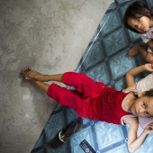 How do the children of sex tourists from the Philippines live