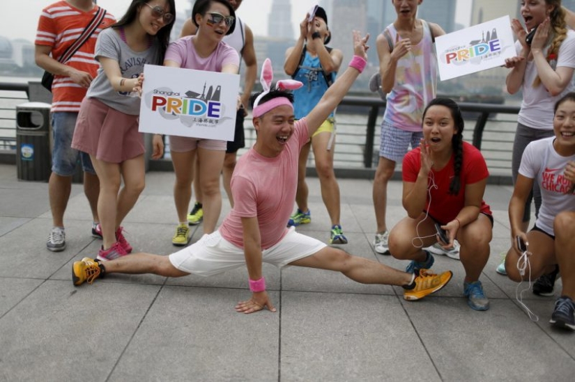 How in Homophobic China, focusing on LGBT people helps to make money