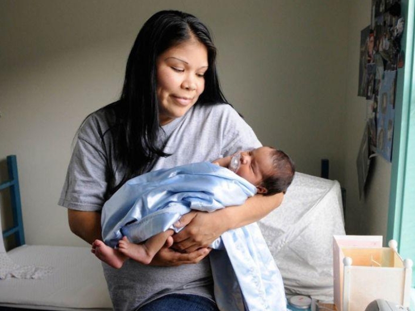 How newborn children of prisoners in the USA and Russia live How newborn children of prisoners in the USA and Russia live