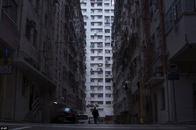 How people live in Hong Kong coffin apartments How people live in Hong Kong coffin apartments