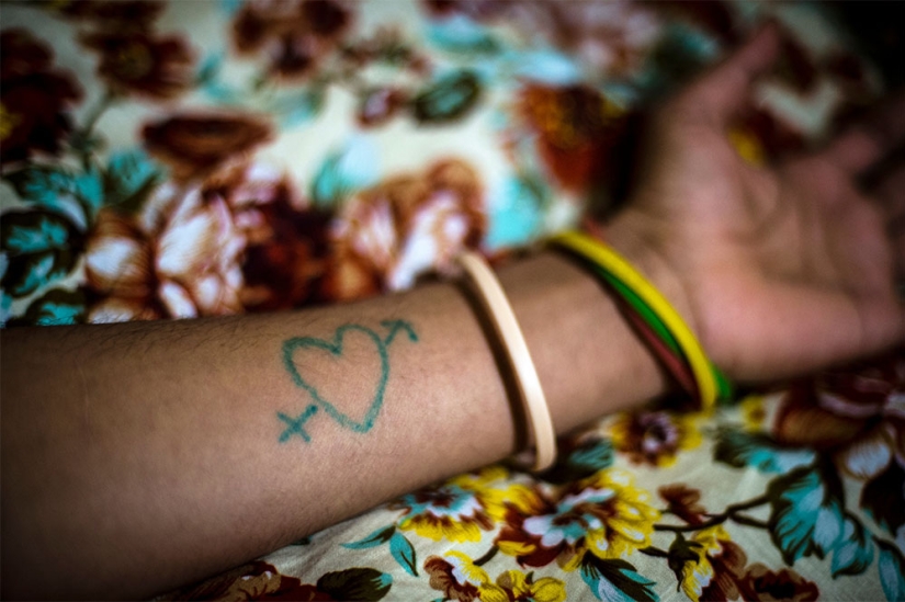 How prostitutes live and work in a 200-year-old brothel in Bangladesh How prostitutes live and work in a 200-year-old brothel in Bangladesh