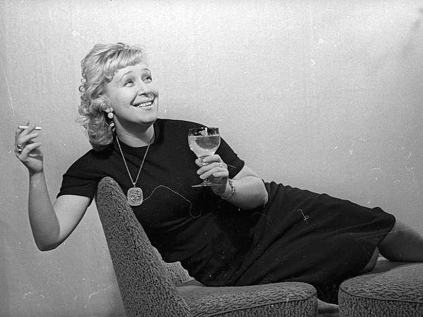 How the appearance of Russian women changed in the 20th century